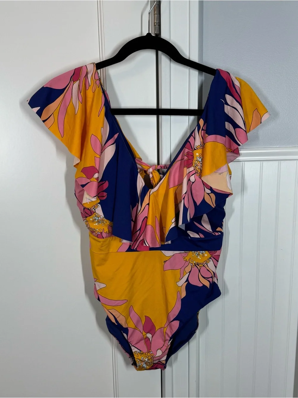 Trina Turk Breeze Ruffle Plunge One Piece Swimsuit Floral Ruffled Size 10 Floral